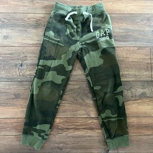 {preloved} Boy’s GAP Camo Joggers